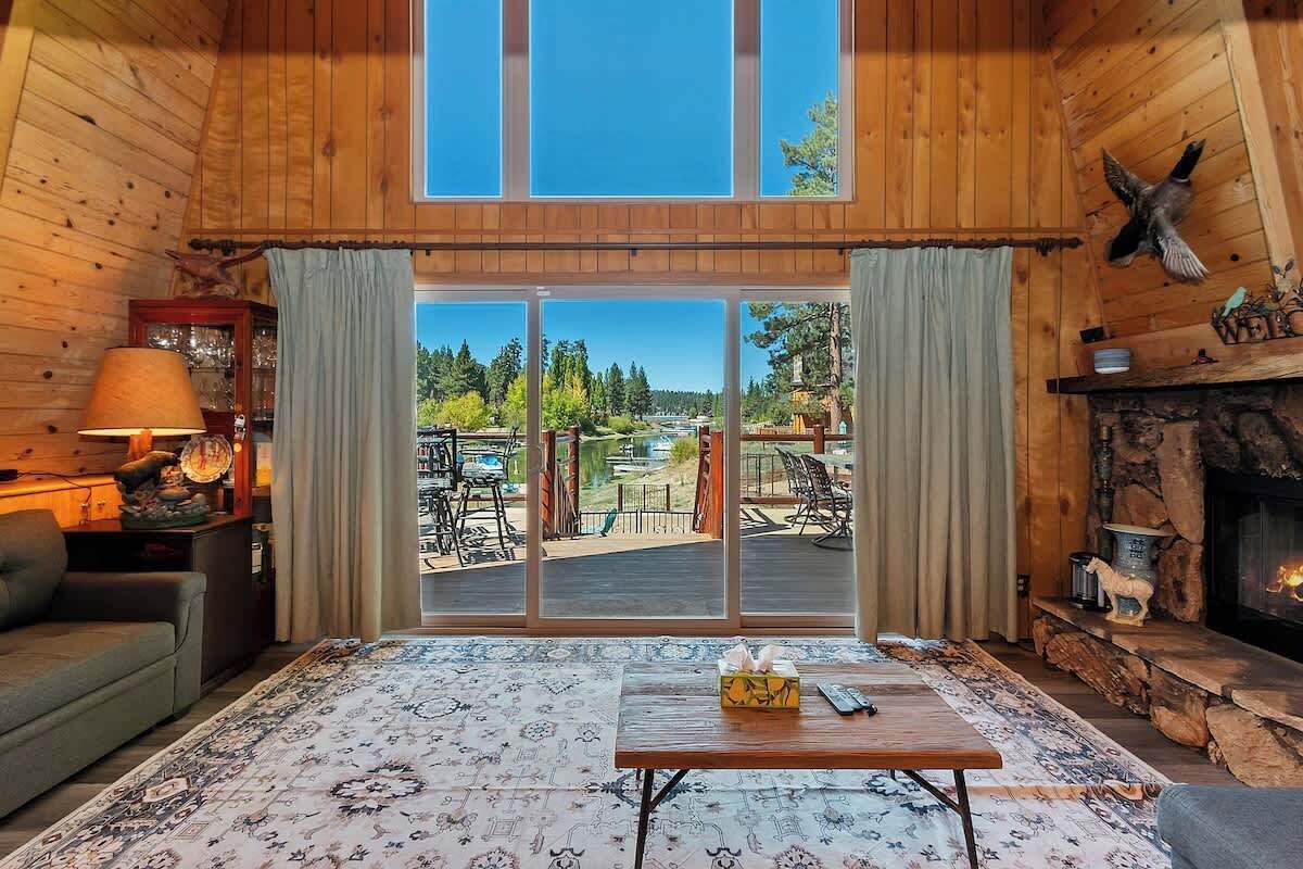 Fernseher, Kamin