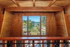 Interior - Lakeview Cabin W Fireplace & Near to Village (Big Bear Lake)
