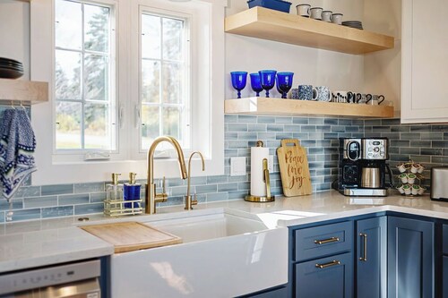 Design-forward Lakeview retreat near Bay Harbor