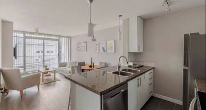 Stylish Suite by the Arena & Bites