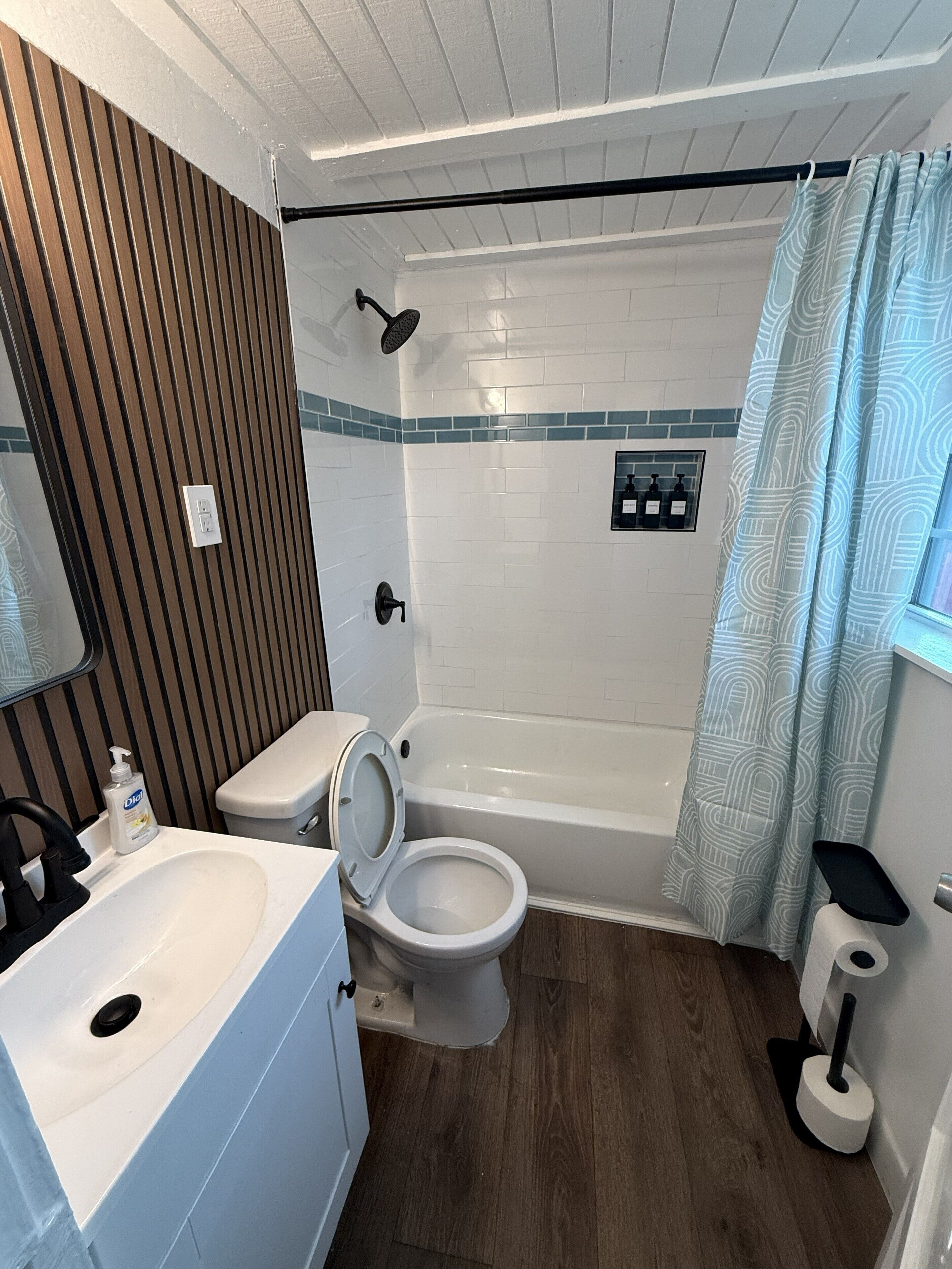 Towels, soap, toilet paper