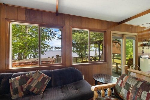 Big Bay true peace and privacy wake up to the sunrise just yards from the water 