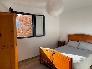 Free WiFi, bed sheets - Between sea and mountains, new T3 apartment with all amenities, in Ocana, Corsica (Ocana)