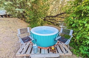 Tina de hidromasaje al aire libre