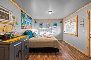 Iron/ironing board, WiFi, bed sheets, wheelchair access - Entire cabin in Sevier, Utah, United States (Sevier)