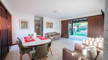 Apartment | Dining