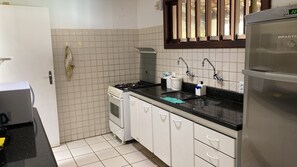 Basic Apartment | Private kitchen - House w/ Pool 200 m From the Beach Pro0003 (Camaçari)