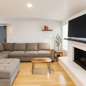 Living area - Casa Mercedes - 4 bedroom cozy family home (El Paso)