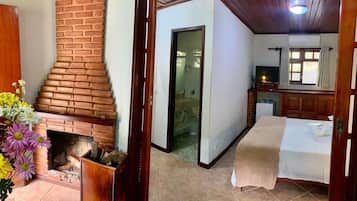 Superior Suite, Garden View | Free WiFi, wheelchair access