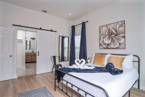 Casa (5 Bedrooms) | 5 habitaciones y espacio para trabajar con laptop 