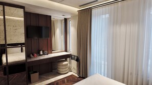Premium bedding, minibar, soundproofing, iron/ironing board