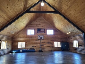 Fitness facility - Beautiful 4-bedroom cabin in Saint Anthony perfect for your large group getaway (Saint Anthony)