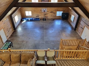 Games room - Beautiful 4-bedroom cabin in Saint Anthony perfect for your large group getaway (Saint Anthony)