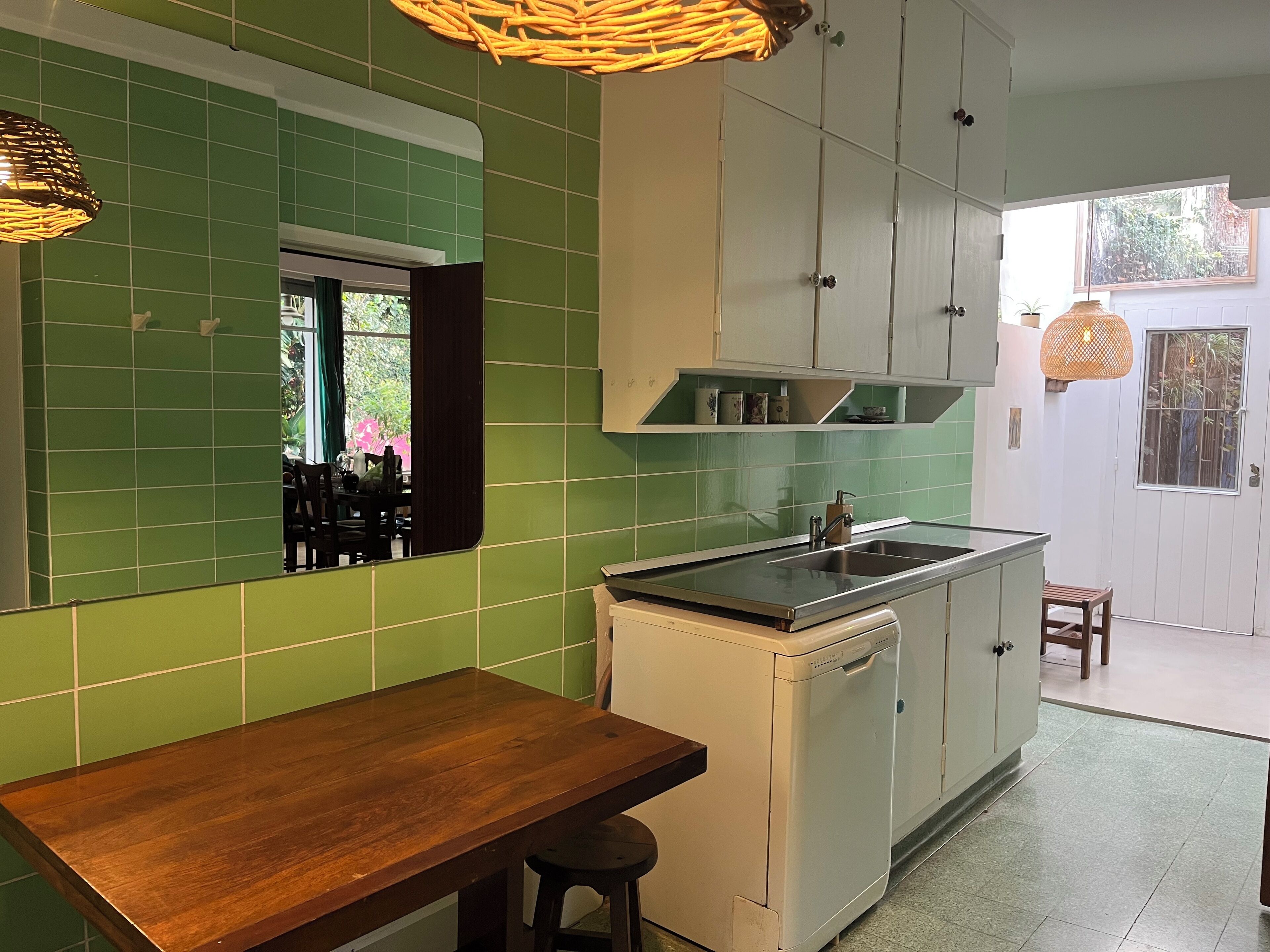 Micro-ondes, four, lave-vaisselle