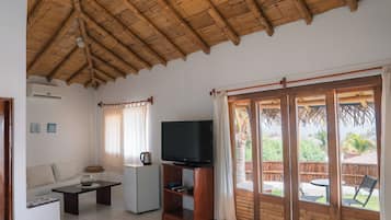 Deluxe Suite, Partial Sea View | In-room safe, iron/ironing board, free WiFi