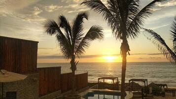 2 outdoor pools, open 8:00 AM to 10:00 PM, sun loungers