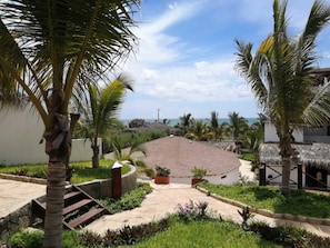 Interior - Makani (Vichayito)