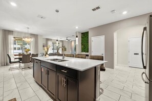 Unclassified image, 4 of 65, button - 6 Bedrooms/ 5 Bathrooms/ Storey Lake (2771BD) (Kissimmee)