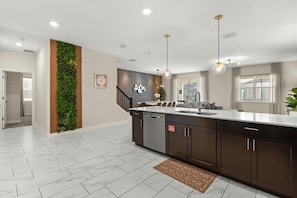 Interior - 8 BD/ 5 BA/ Storey Lake (4582 NL) (Kissimmee)