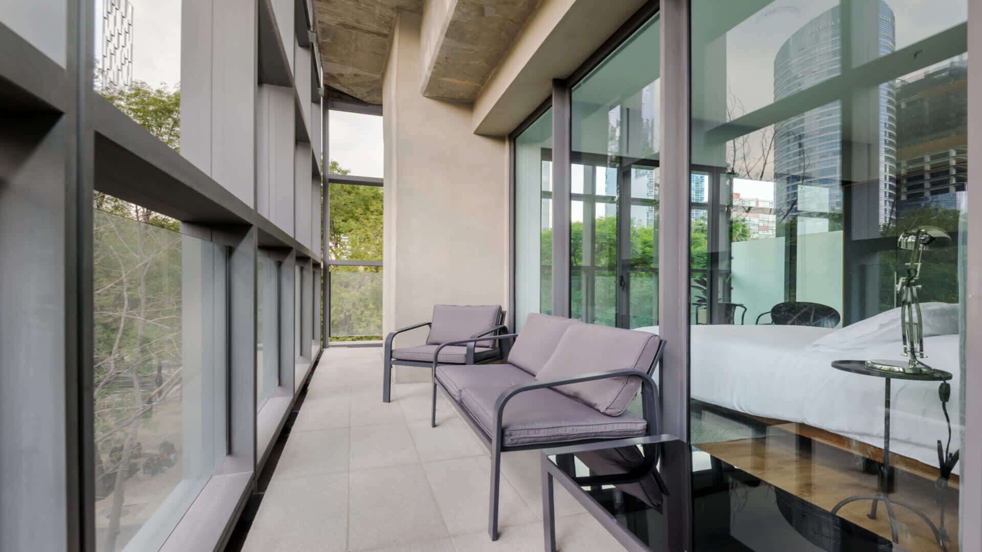 Fer et planche à repasser, accès Internet