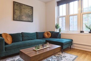 Living area - 
Spacious 3-Bedroom Apartment  Near King’s Cross & Camden Town. (London)