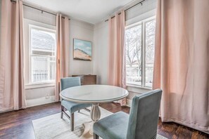 تناول الطعام