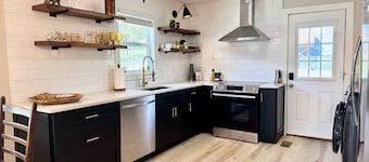 Creekside Base for Hiking & Biking | Near Downtown