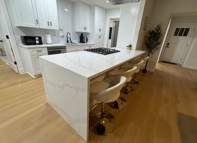 3 Bed/2Bath Austin home with cool outdoor space near the Domain and Q2 Stadium