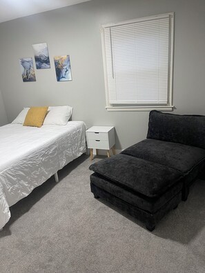 Schreibtisch, Bügeleisen/Bügelbrett, kostenloses WLAN, Bettwäsche