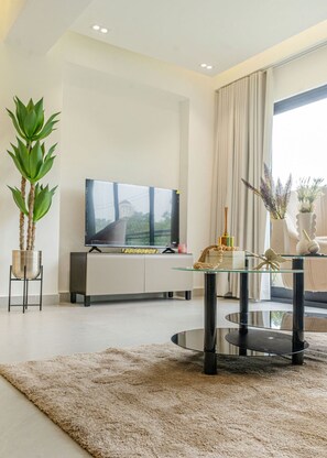 Smart TV - Modern 2-Bedroom Apartment- Spectacular Views of Mirador Sur in Santo Domingo (Santo Domingo)
