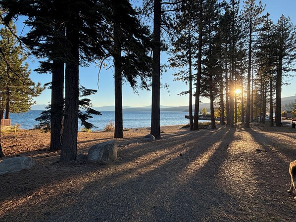 Beach - Charming North Lake Tahoe cabin near beaches and trails. (Tahoe Vista)