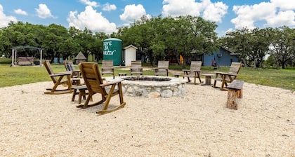 The Hitchin' Post Cabin- Texas Hill Country Western-themed cabin for 4 in the woods near Kerrville & Fredericksburg
