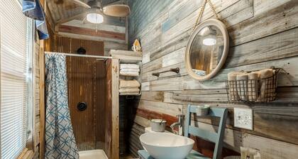 The Hitchin' Post Cabin- Texas Hill Country Western-themed cabin for 4 in the woods near Kerrville & Fredericksburg