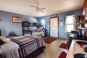 Fer et planche à repasser, Wi-Fi, draps fournis