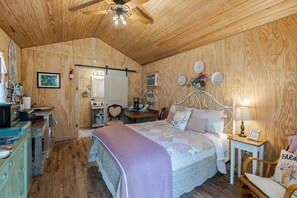 Iron/ironing board, WiFi, bed sheets - The Wildflower Cabin- Romantic Texas Hill Country cabin for 2 in the woods near Kerrville & Fredericksburg (Mountain home)