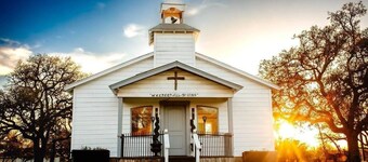 The Wildflower Cabin- Romantic Texas Hill Country cabin for 2 in the woods near Kerrville & Fredericksburg