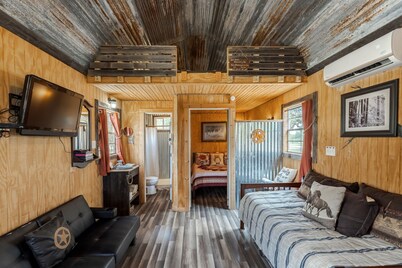 Will Bill's Hideaway Cabin- Texas Hill Country Western-themed cabin for 6 in the woods near Kerrville & Fredericksburg