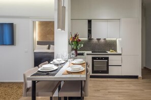 Dining - Beautiful 3-bedroom apartment with AC in vibrant Athina (Athina)