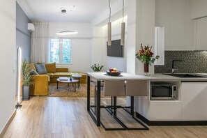 Interior - Beautiful 3-bedroom apartment with AC in vibrant Athina (Athina)