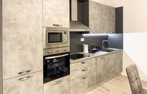 Fridge, microwave, stovetop, dishwasher - Stunning home in Donja Stubica with WiFi (Donja Stubica)