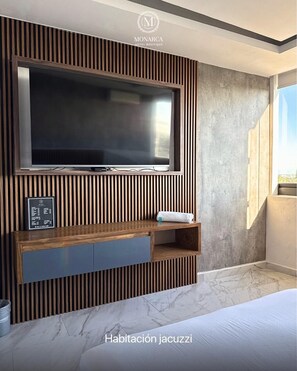 Quarto luxo, vista para a cidade | Escrivaninha, Wi-Fi de cortesia