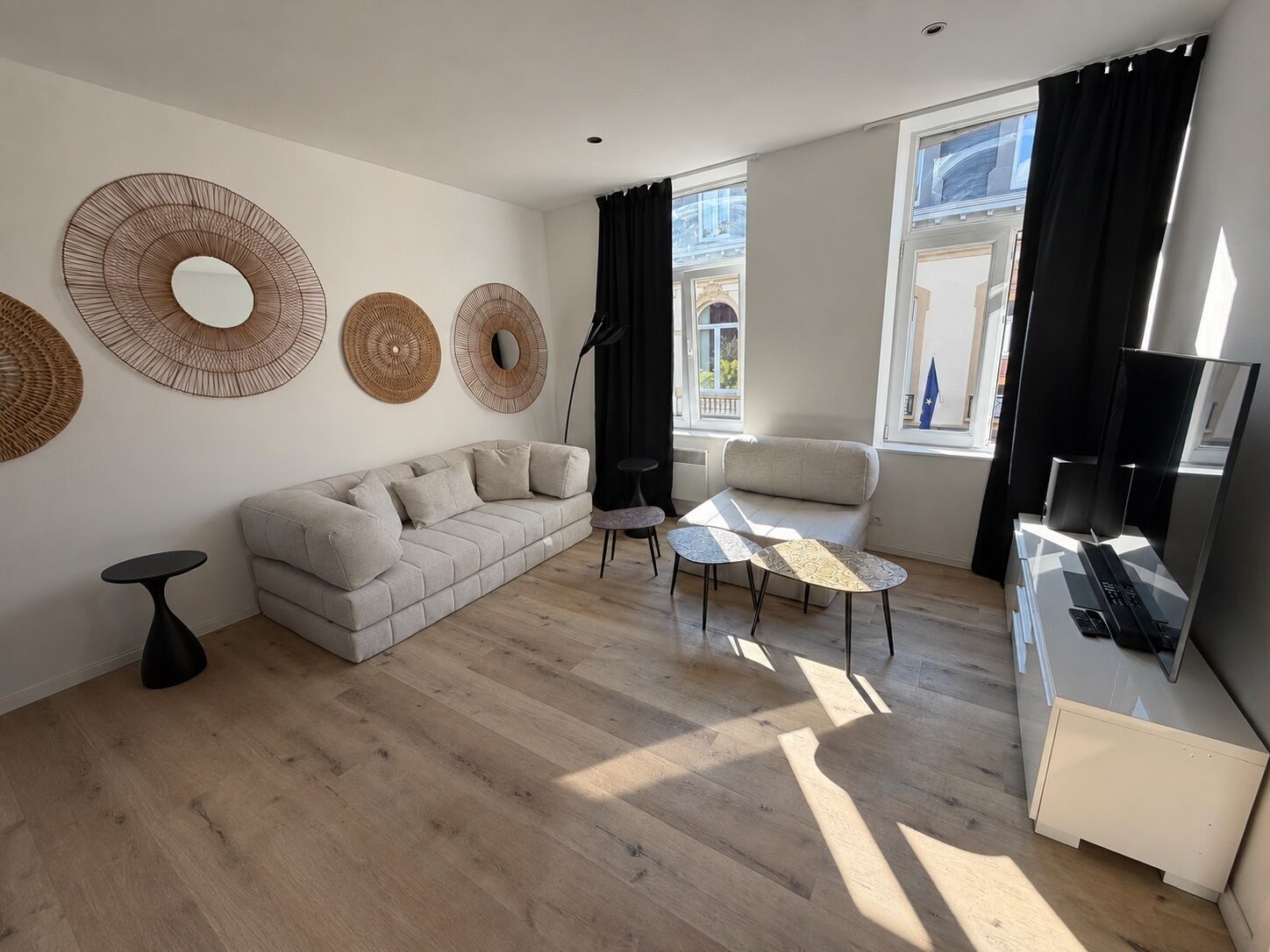 Luxury Apartment, 1 Queen Bed, Pool Access | Living area | Flat-screen TV, table tennis, printers