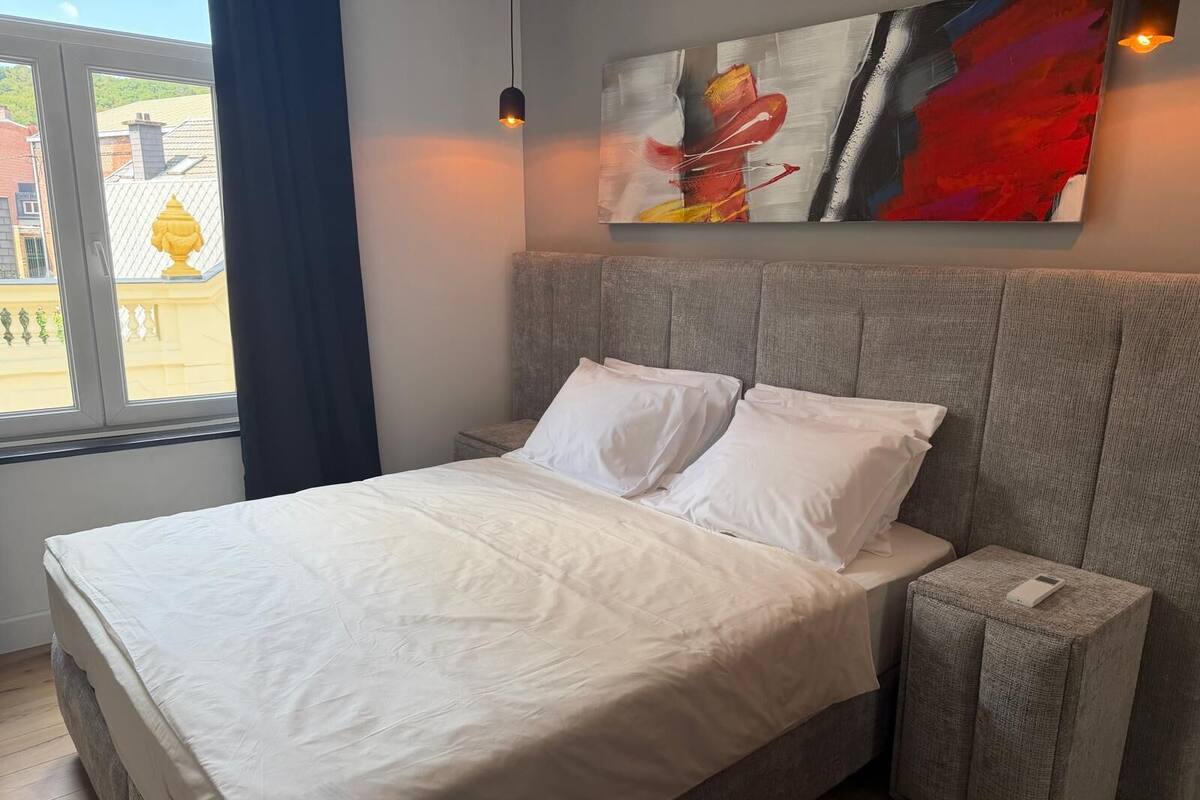In-room safe, blackout drapes, soundproofing, WiFi (free)