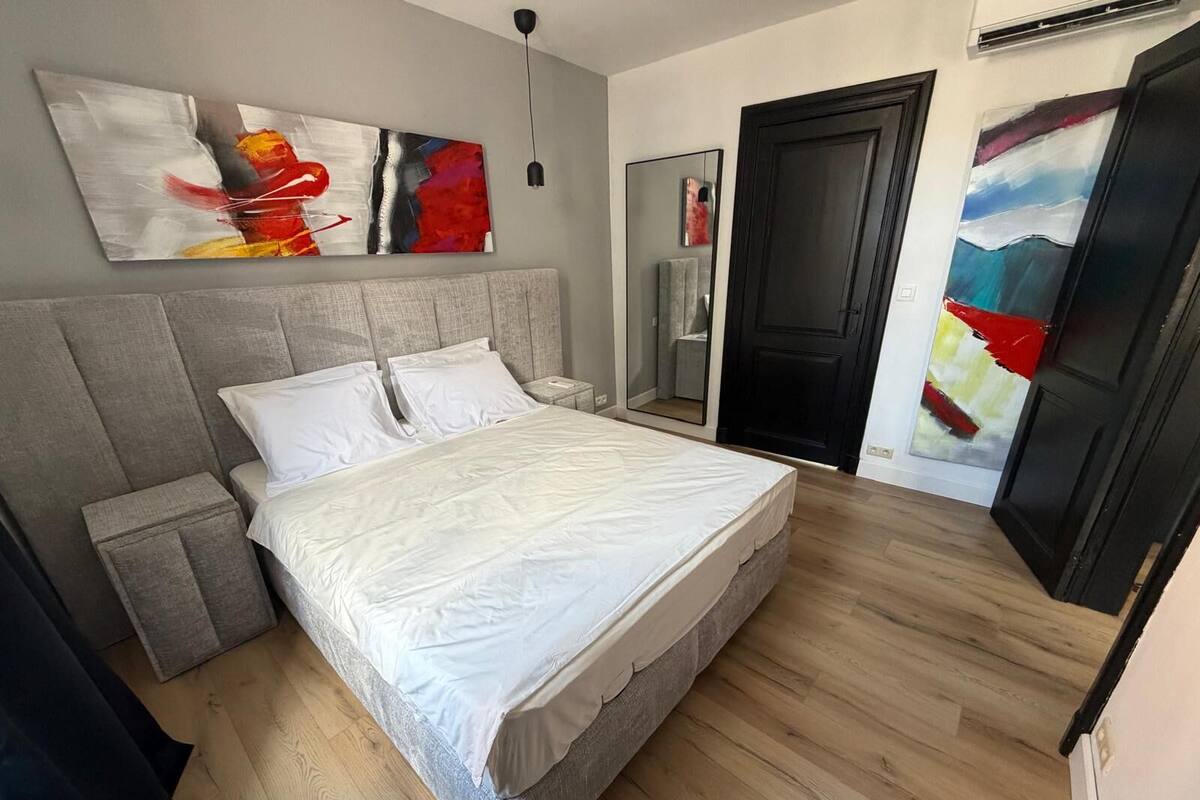 In-room safe, blackout drapes, soundproofing, WiFi (free)