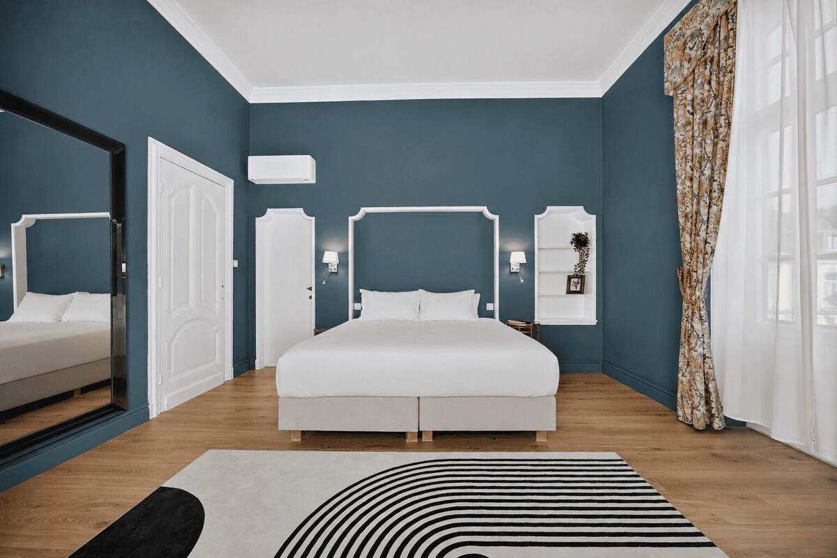 In-room safe, blackout curtains, soundproofing, free WiFi