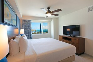 Penthouse Comfort | Brankas, tirai kedap cahaya, setrika/meja setrika, dan Wi-Fi gratis