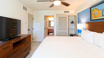 Comfort Penthouse | In-room safe, blackout drapes, iron/ironing board, free WiFi