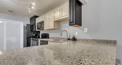 Lux Mins to UT, Medical center, Downtown, World's Fair Market, Nyland, Sunsphere