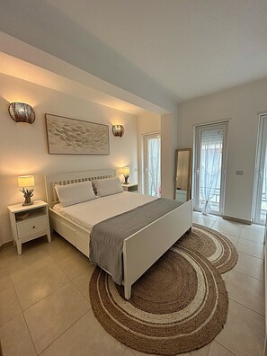 Iron/ironing board, bed sheets, wheelchair access - Grandpa Jack's House. A stone's throw from the sea and close to beautiful Taormina! (Letojanni)