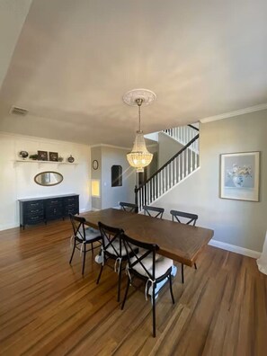 Dining - Ripon Park House 1BR Suite (Ripon)